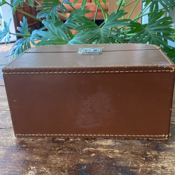 Vintage Bell & Howard Leather 16mm Movie Camera Case - Picture 9 of 11